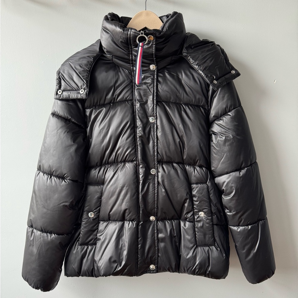 NWOT Tommy Hilfiger Black Puffer Jacket with Burgundy Lining Size S